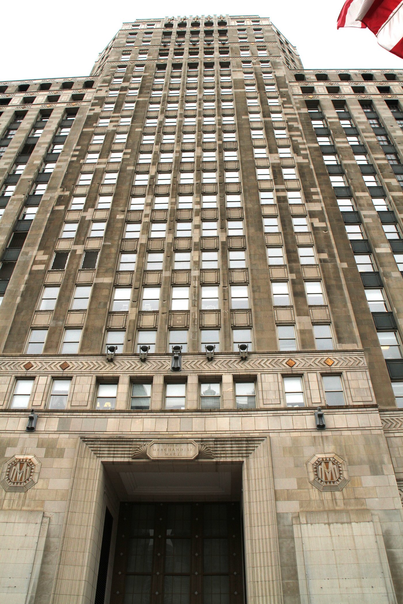 The tower and Art Deco portal